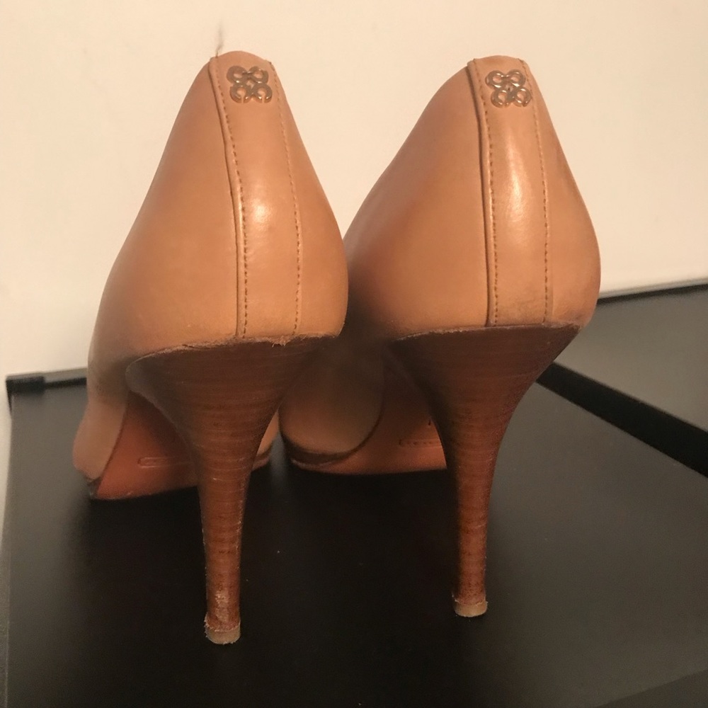 ❤️COACH: Classic Nude Pumps - Picture 3 of 15